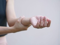 Spas za zglobove i kosti: 2 jeftina sastojka iz kuhinje brišu bolove kao gumicom