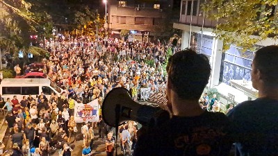 "PUSTITE NAS UŽIVO": Završen protest ispred RTS-a (FOTO, VIDEO)