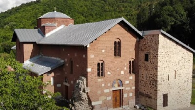 Eparhija raško-prizrenska: Naoružane osobe napustile manastir