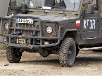 SLUPALO SE vozilo KFOR: Haos u Slatini, ima povređenih