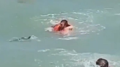 Kad mladići panično beže od foke (VIDEO)