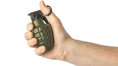 18-godišnjak bacio bombu na ugostiteljski objekat