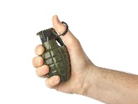 Dve RUČNE BOMBE pronađene u osnovnoj školi u Somboru