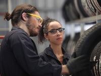 Zanatlije u vrhu, programeri ispali sa liste: Evo koji su najtraženiji poslovi u Srbiji