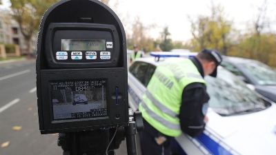 Divljao po auto-putu: Uhapšen mladić zbog nasilničke vožnje