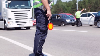 NISU VEROVALI ŠTA VIDE Policajci ostali šokirani posle rutinskog alkotesta