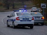 DRAMA U NS: Oteo auto uz pretnju pištoljem, pa dao gas (VIDEO)