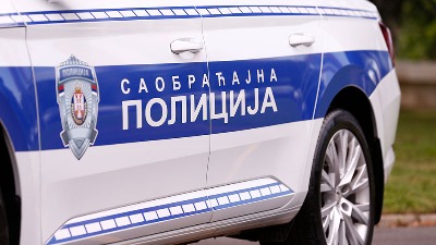 Umalo TRAGEDIJA kod Ostružnice: Šleper uleteo u dvorište