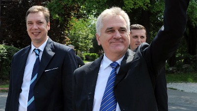 Vučić kod Tome Nikolića: Prase je stiglo kasnije (FOTO)