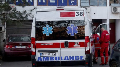 Užas u Beogradu: Muškarac pao sa četiri metra visine
