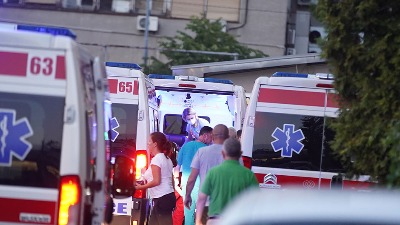 Prevrnuo se kamion, vozač prevezen na reanimaciju (25)