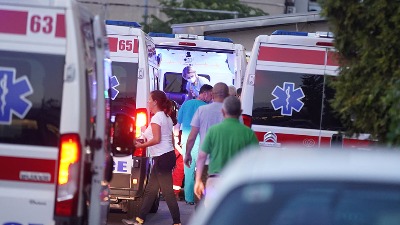 Sudarili se auto i autobus pun radnika kod Sopota: 11 povređenih!