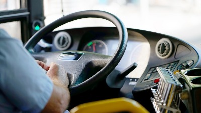 Pretučen vozač autobusa u Beogradu: Svađa krenula zbog ZATVARANJA VRATA