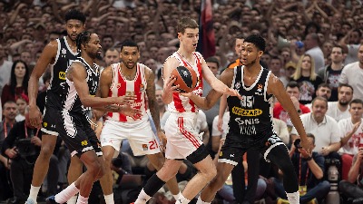 Večiti se oglasili zbog Topića: Podrška srpskom biseru Večiti se oglasili zbog Topića: Podrška srpskom biseru