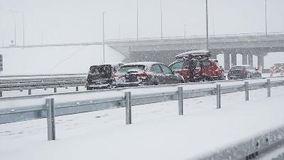 Sve STOJI: Totalni KOLAPS na Milošu Velikom (FOTO)