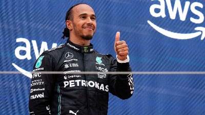 BOMBA u Formuli 1: Hamilton ide u Ferari?!