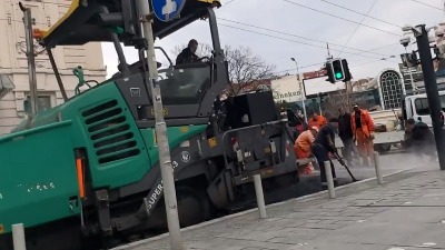 Nema više kocki na Trgu republike, stiže asfalt (VIDEO)