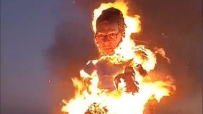 Lutke Vučića i Putina spaljene na karnevalu VIDEO)
