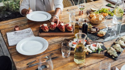 Ko ne pojede sve iz tanjira - plaća kaznu: Pravilo iz restorana koje šokira goste