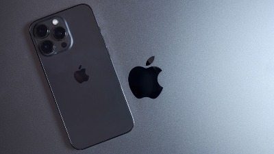 Apple objasnio: Šta raditi ako AJFON upadne u vodu