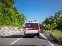 Teška saobraćajka: Povređeno osmoro, među njima i deca