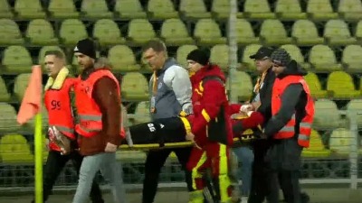 Jeziva povreda Milana Borjana: Iznet na nosilima (FOTO)