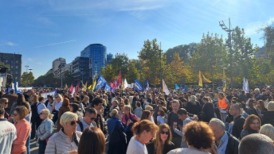 Prosvetari direktorima škola: Je l' ste sa nama ili ste odustali?