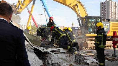 Teško povređena devojka u padu nadstrešnice prvi put se oglasila: Poslala je pismo dečaku koji joj je pomogao