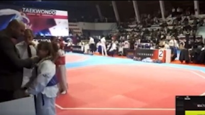 Trener šamarao devojčicu sa Kosova, ona pala na pod (VIDEO)