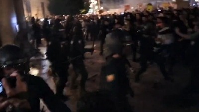 Haos na protestima u Valensiji nakon poplava: Više od 100.000 ljudi izašlo na ulice (VIDEO)