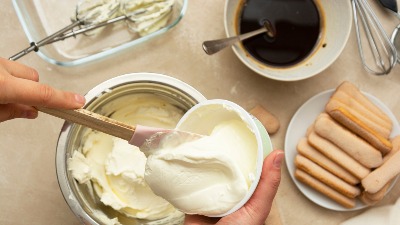  Domaći maskarpone od samo 2 sastojka! Trik za jedan od najskupljih sireva