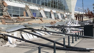 Produžen pritvor za petoro optuženih za pad nadstrešnice