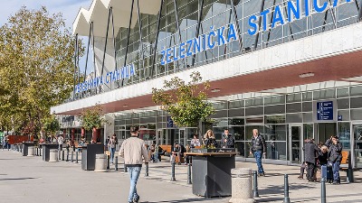 "Novi Sad pamti, ali ne ćuti": Skup ispred Železničke stanice