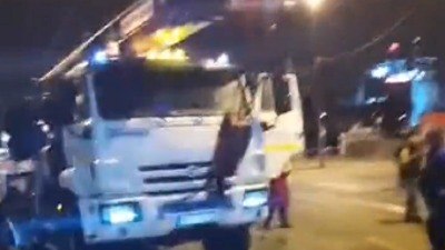 Mašina stigla kod Starog savskog mosta: Građani je blokirali (VIDEO)