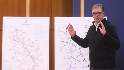Vučić "izbrojao" koliko je bilo učesnika u akciji "Zastani Srbijo" Vučić "izbrojao" koliko je bilo učesnika u akciji "Zastani Srbijo"
