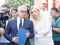 Sud u NS odredio Vesiću kućni pritvor uz elektronski nadzor od tri meseca