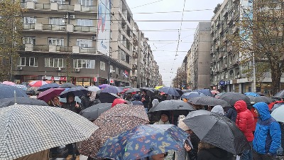 "Batinaši me udarili u glavu i rebra, policija nije reagovala": Ispovest studenta koji je pretučen ispred FDU