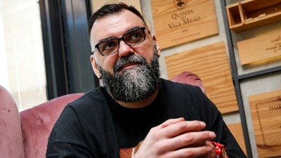 Napadnut Ratko Varda: "Izvadili su baklju i neko pomagalo"