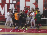 Haos u Novom Sadu: Opšta tuča na futsalu (VIDEO)