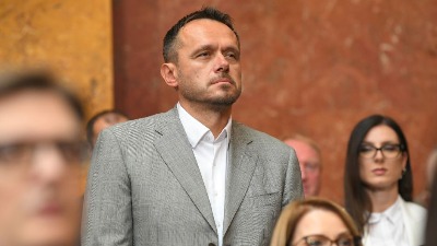 I Željko Rebrača obnavljao SNS prostorije (FOTO)
