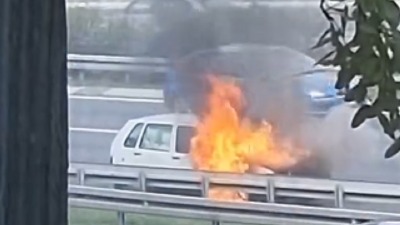 Gori auto kod Arene (VIDEO)