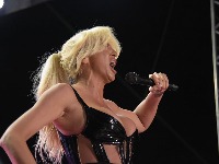 "Oboren rekord u neposećenosti": Karleuša dobila 70.000 evra da bi pevala malobrojnoj publici u Vrnjačkoj Banji (VIDEO)