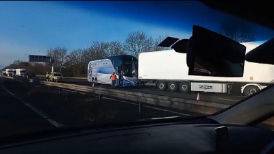 Autobus Real Madrida se sudario sa kamionom na auto-putu (VIDEO)