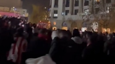 Navijači Zvezde napravili ludnicu pre meča (VIDEO)