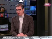 "Pričaću ja dok vi kašljete": Sasvim obično gostovanje Vučića na Pinku (VIDEO)