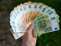 Novčani horoskop za jul! Rakovima dodatna zarada, a evo ko se oslobađa DUGOVA u drugom delu meseca