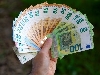 Novčani cunami stiže za 3 znaka: Plivaće u parama do KRAJA MESECA 