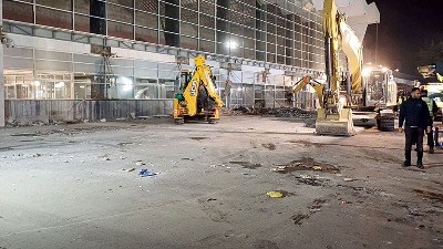 Brnabić kaže da je pad nadstrešnice - DIVERZIJA! Ako je stvarno tako, šta su radile bezbednosne službe?