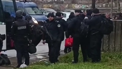 Severna Mitrovica pod opsadom Kosovske policije, sve vrvi od dugih cevi (VIDEO)