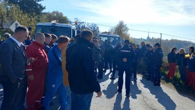 SSP Užice: Zadnja linija odbrane kod groblja, nema dalje (FOTO)